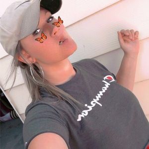 Meet your Posher, Hannah